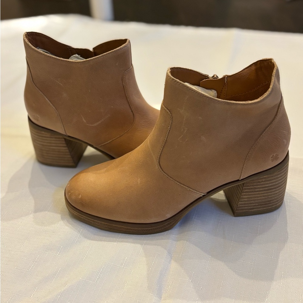 Lucky Brand Tan Heeled Boots - Picture 3 of 7